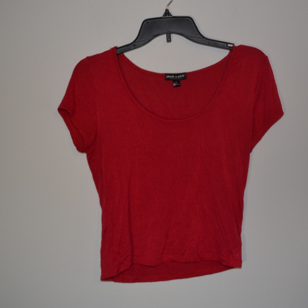 RED CREW NECK CROP TOP